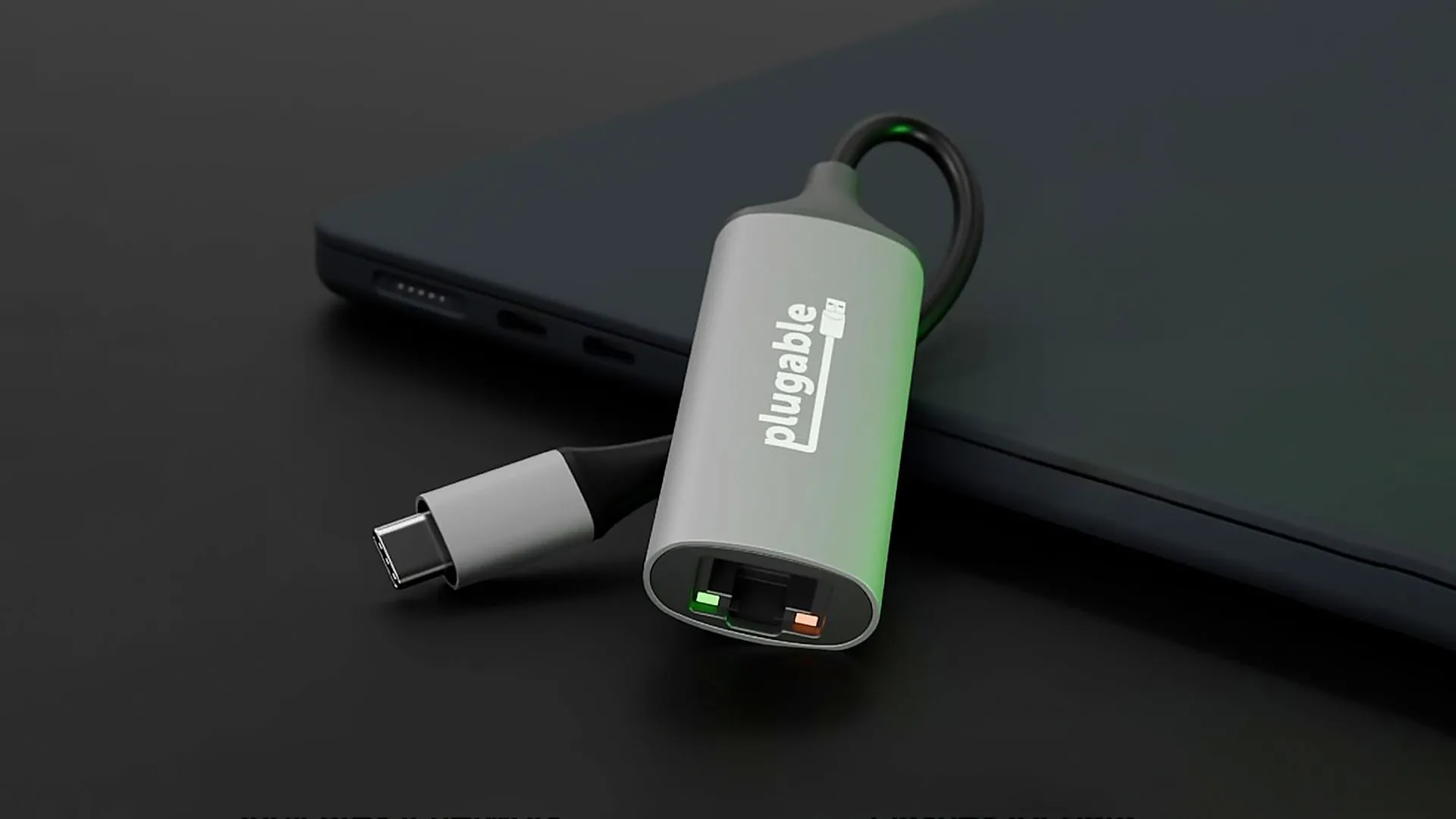 Bộ chuyển đổi Ethernet sang USB-C 5Gbps của Plugable với cáp kết nối