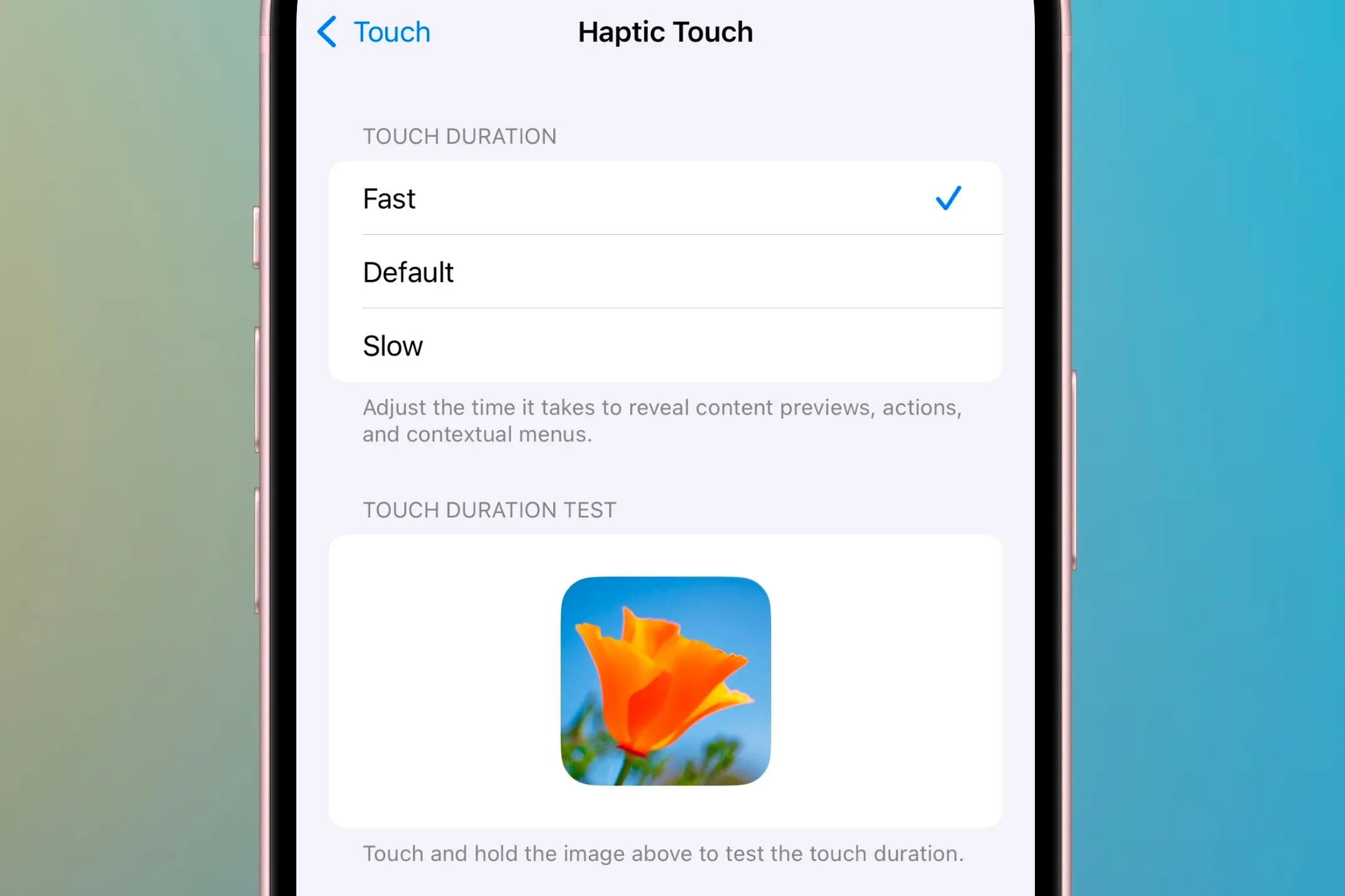 Cài đặt Haptic Touch trên iPhone, minh họa cách Apple có thể cung cấp tùy chọn cường độ cho Liquid Glass.