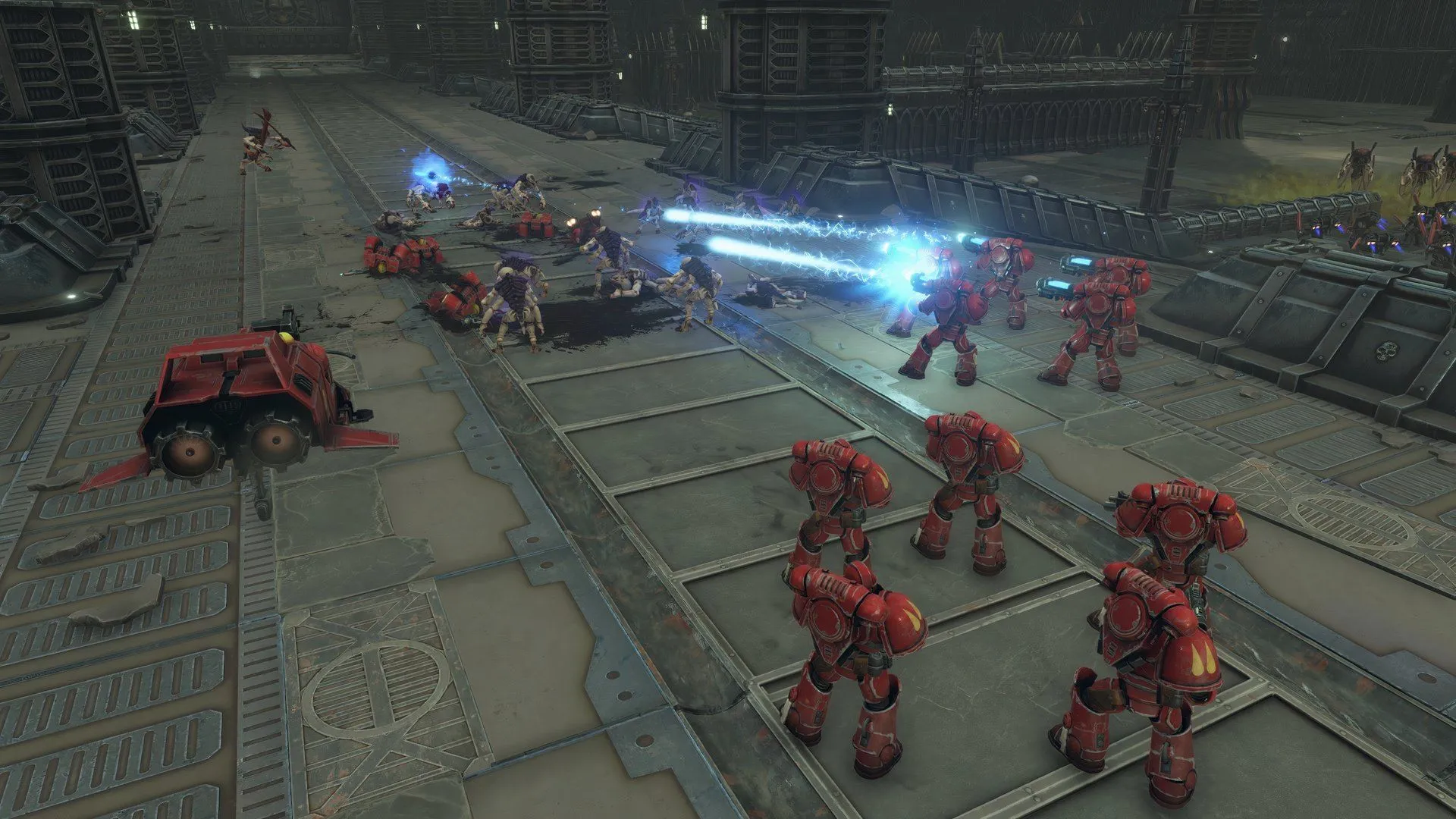 Cảnh chiến đấu hoành tráng trong game Warhammer 40,000: Battlesector.