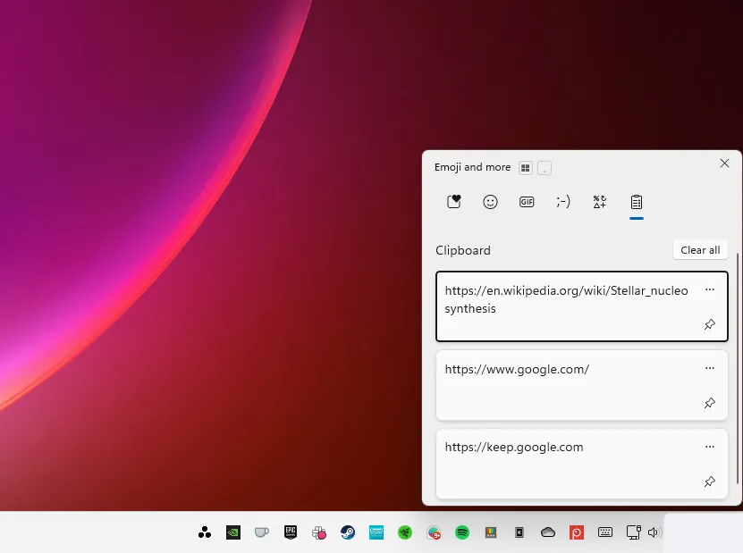 Cửa sổ pop-up lịch sử Clipboard trên Windows 11 hiển thị các mục đã sao chép gần đây.