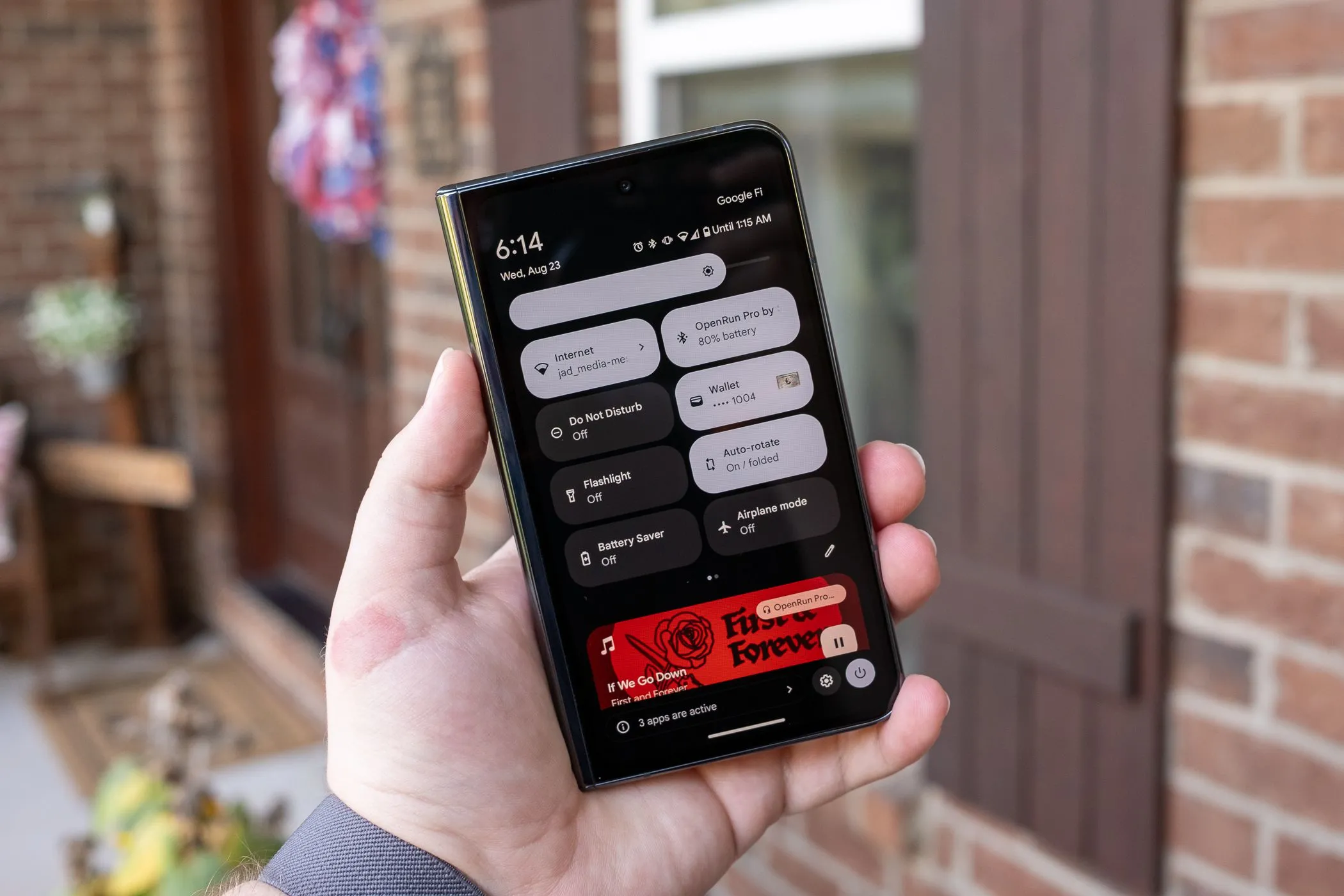 Giao diện cài đặt Android hiển thị các tùy chọn hồ sơ người dùng, cho phép thiết lập chế độ điện thoại tối giản.