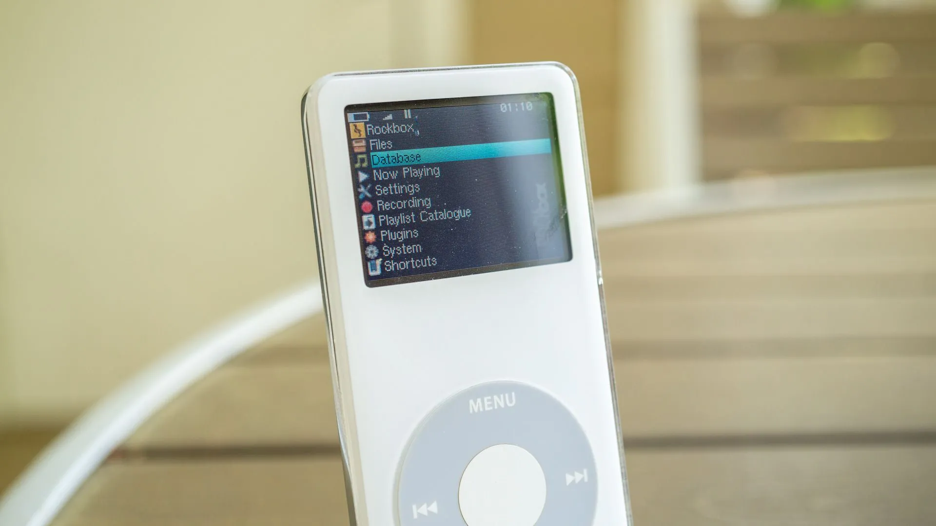 Giao diện Rockbox trên một chiếc iPod Nano cũ