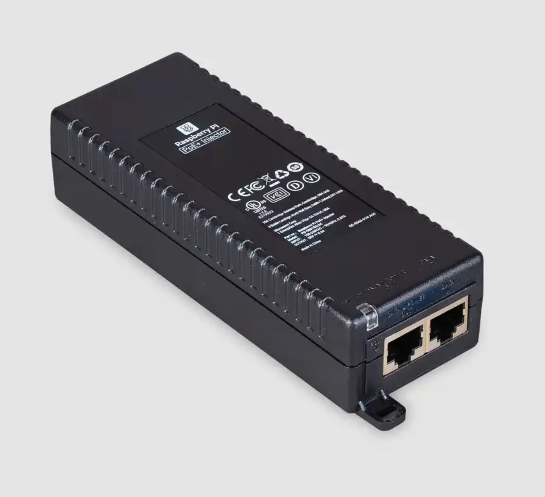 Hình ảnh bộ cấp nguồn Raspberry Pi PoE+ Injector, thiết bị mới giúp thêm chức năng PoE vào switch Ethernet.