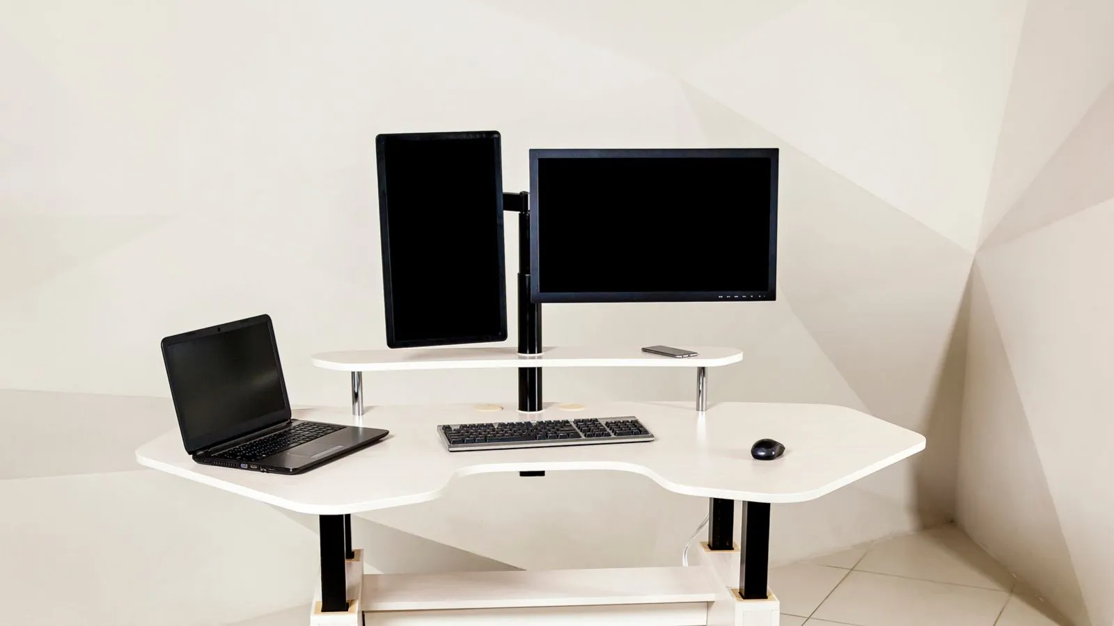 Màn hình ultrawide hiển thị đồng thời hai nguồn tín hiệu từ các thiết bị khác nhau qua chế độ PBP