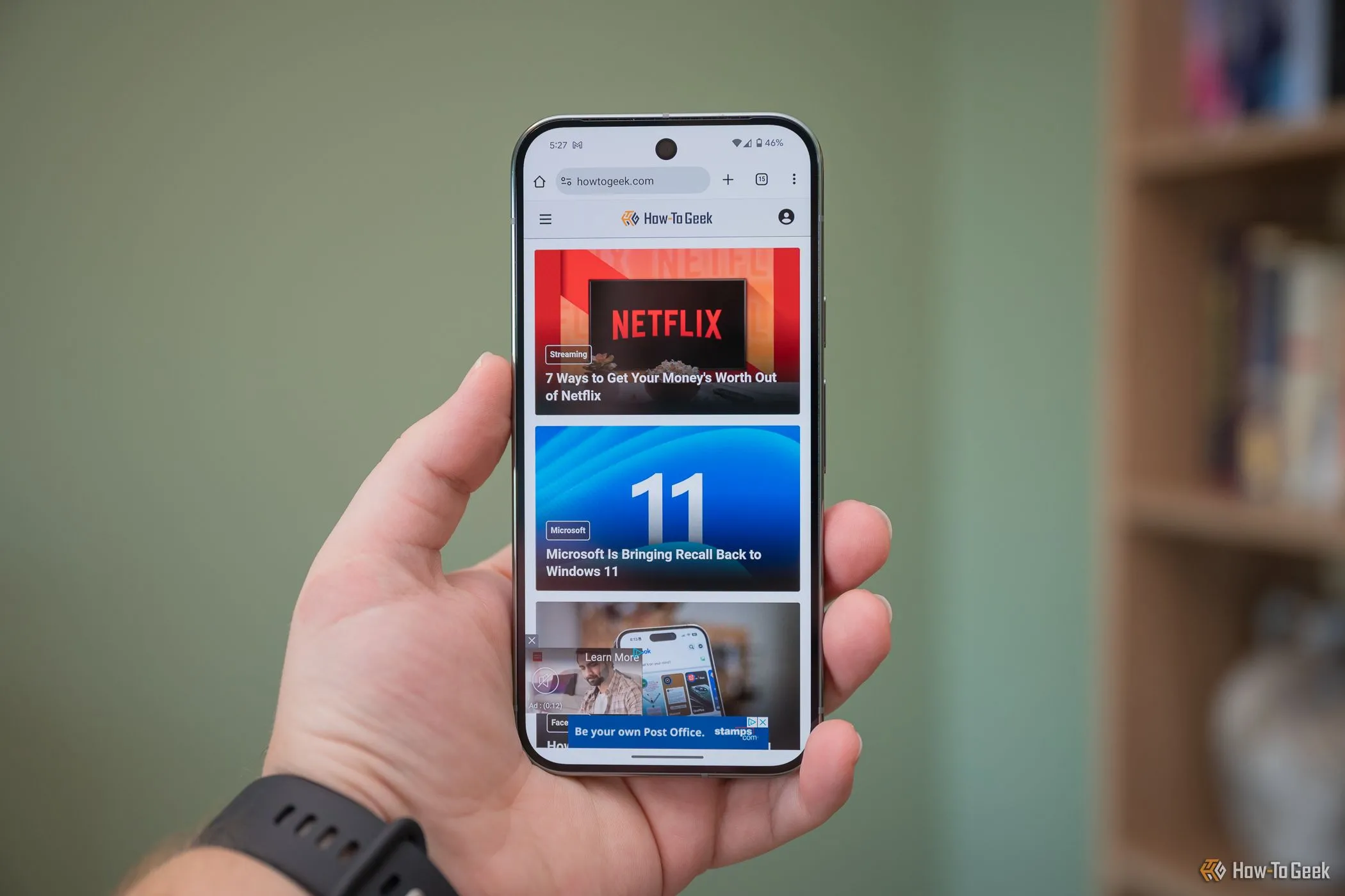 Người dùng trải nghiệm màn hình Super Actua OLED sắc nét trên Google Pixel 9 Pro