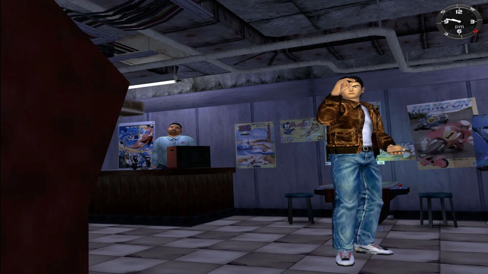 Nhân vật Ryo Hazuki chuẩn bị ném phi tiêu trong tựa game Shenmue huyền thoại của Dreamcast