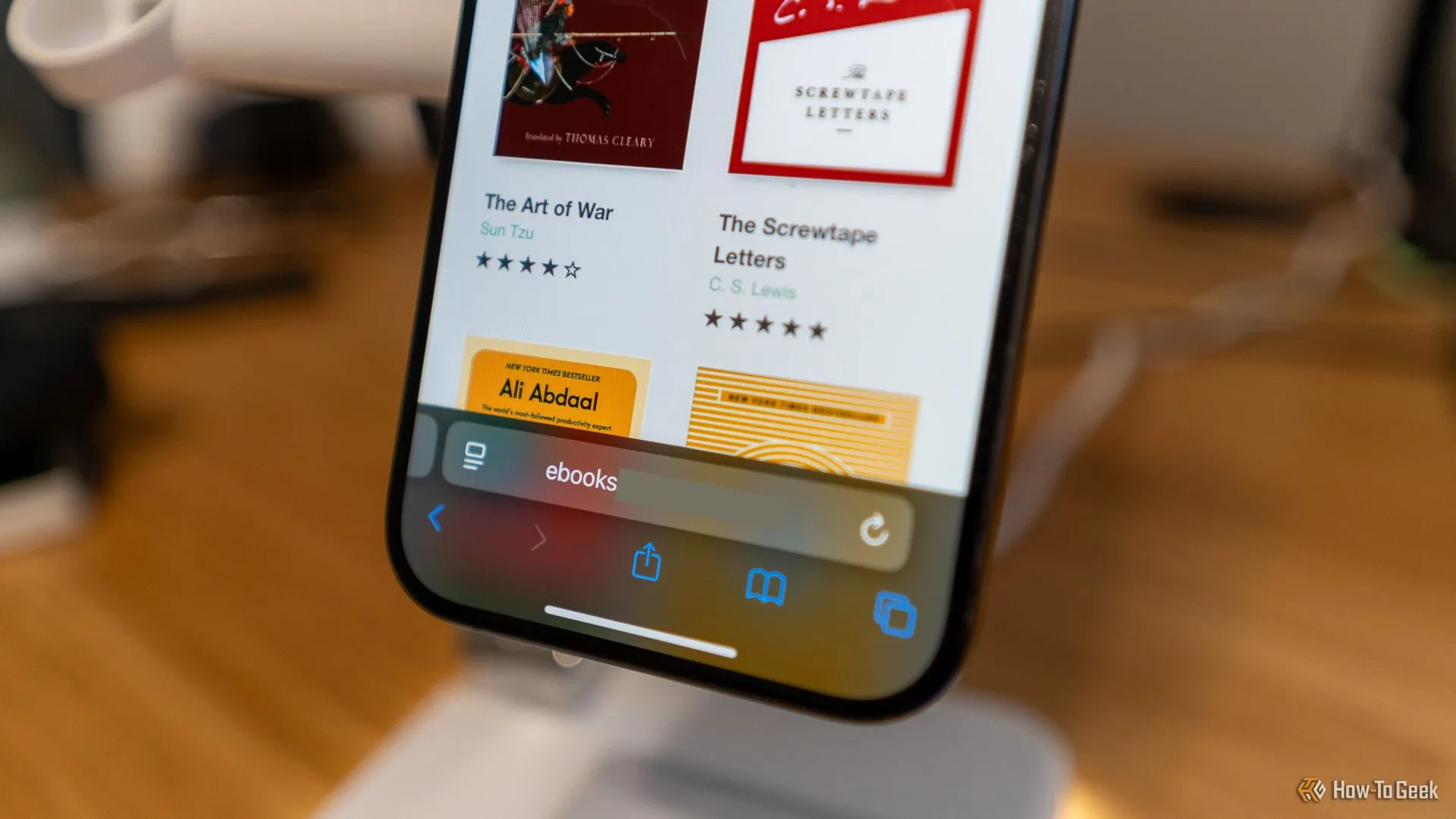 Trình đọc sách điện tử Calibre trực tuyến được tự host và truy cập qua iPhone.