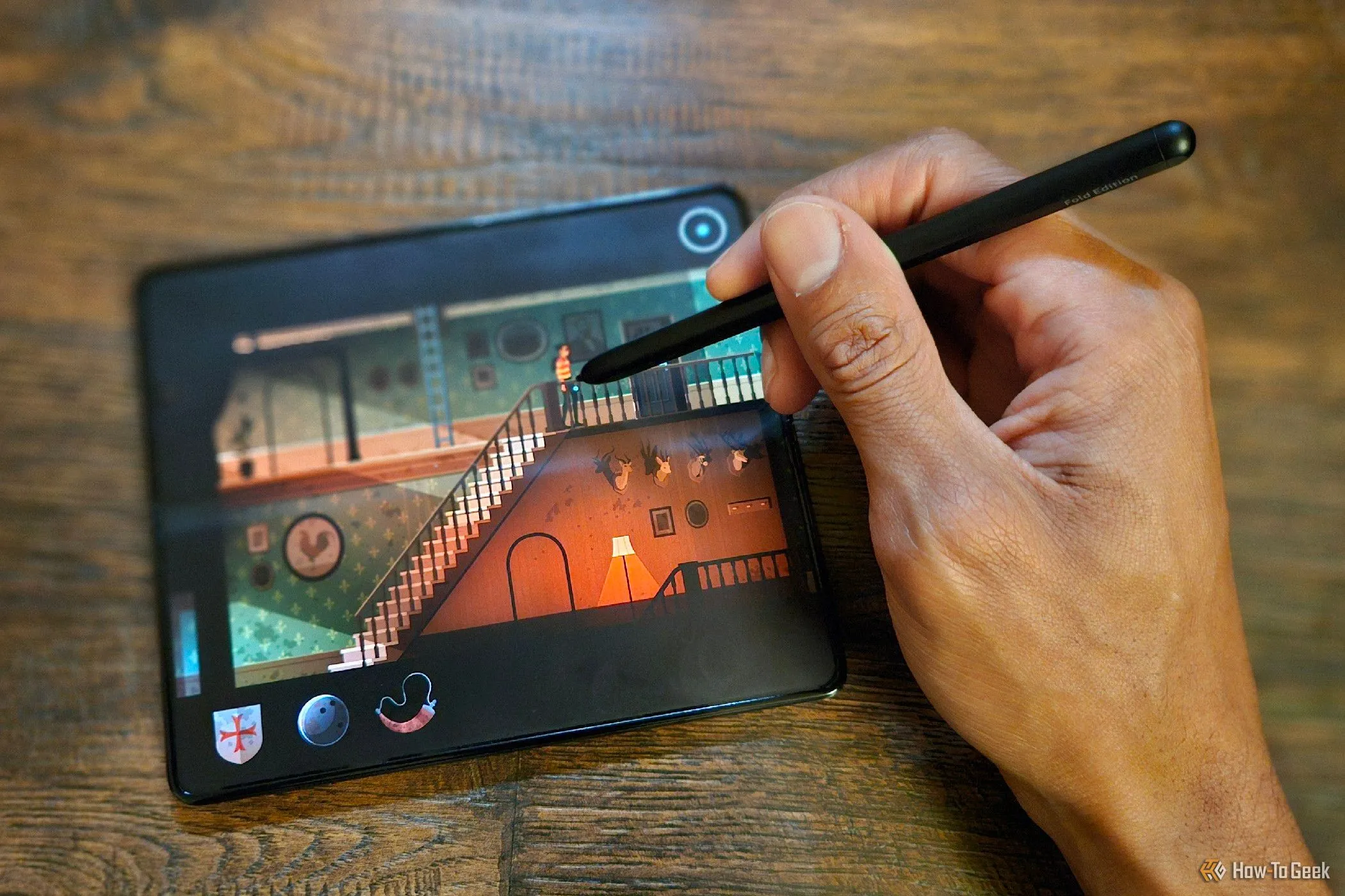 Tựa game Midnight Girl được port sang Android, hiển thị trên màn hình gập Samsung Galaxy Z Fold 5.