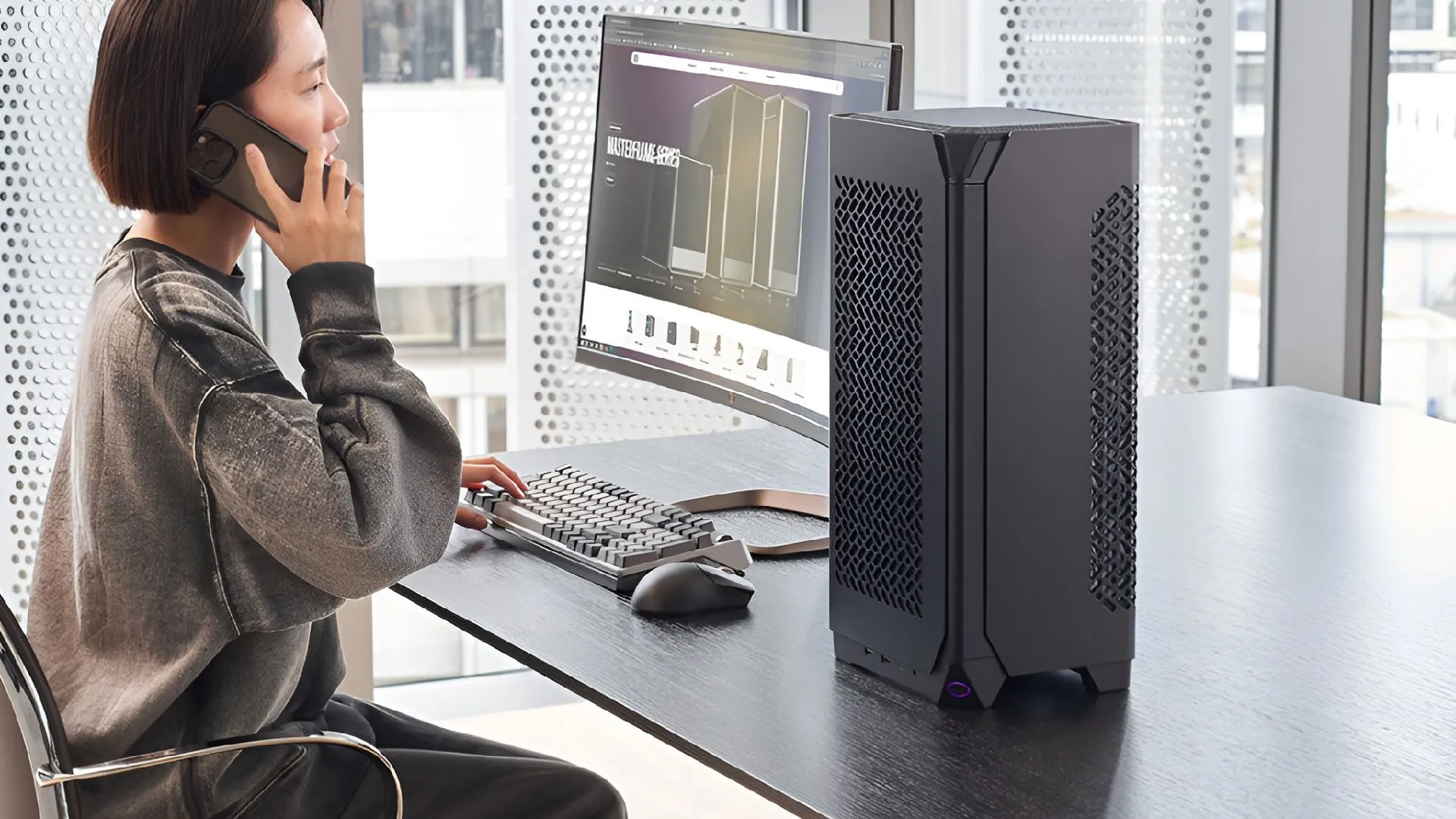 Vỏ case máy tính Cooler Master NCORE 100 MAX màu đen với thiết kế tối ưu luồng khí