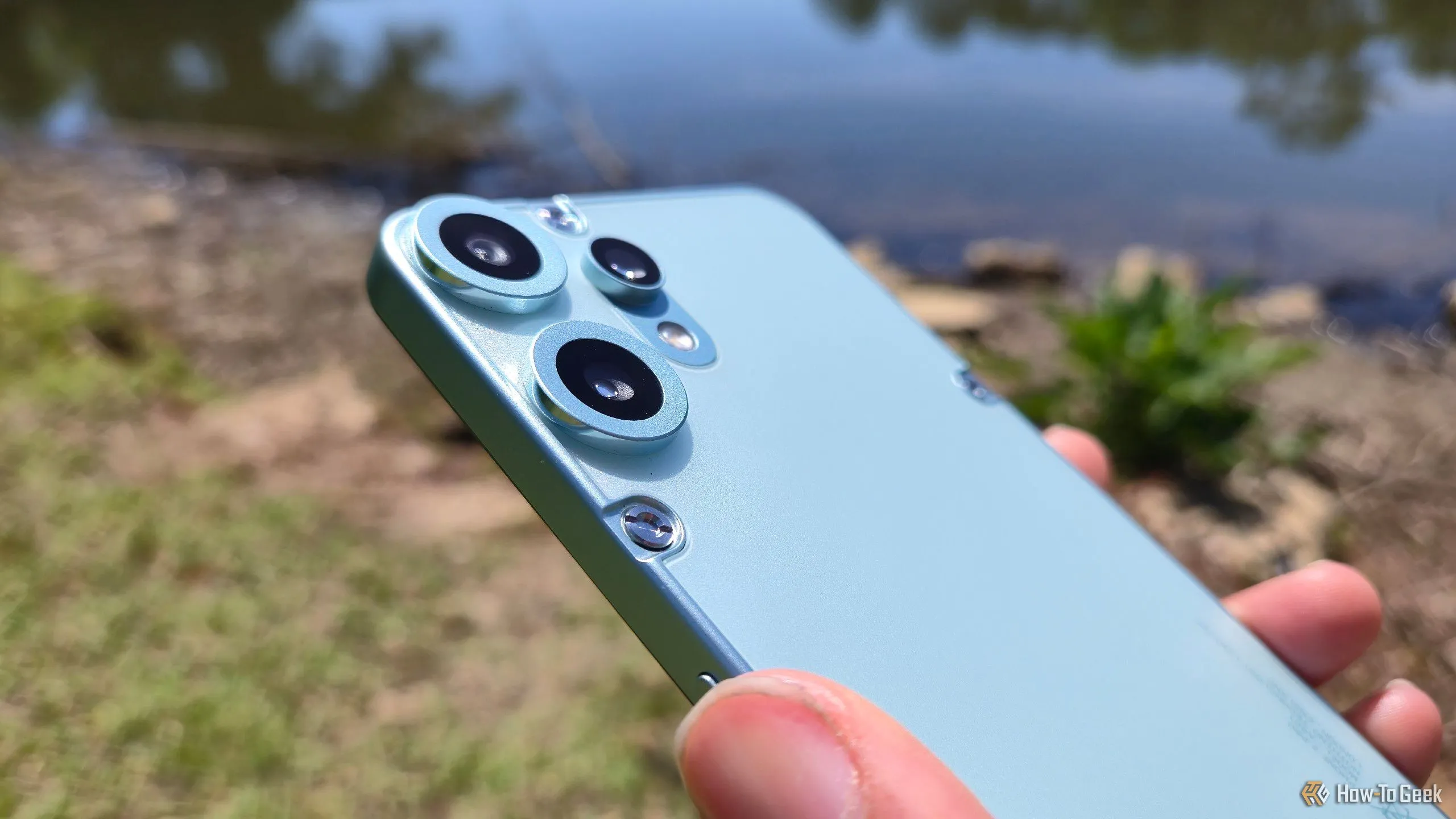 Ba camera sau trên CMF Phone 2 Pro