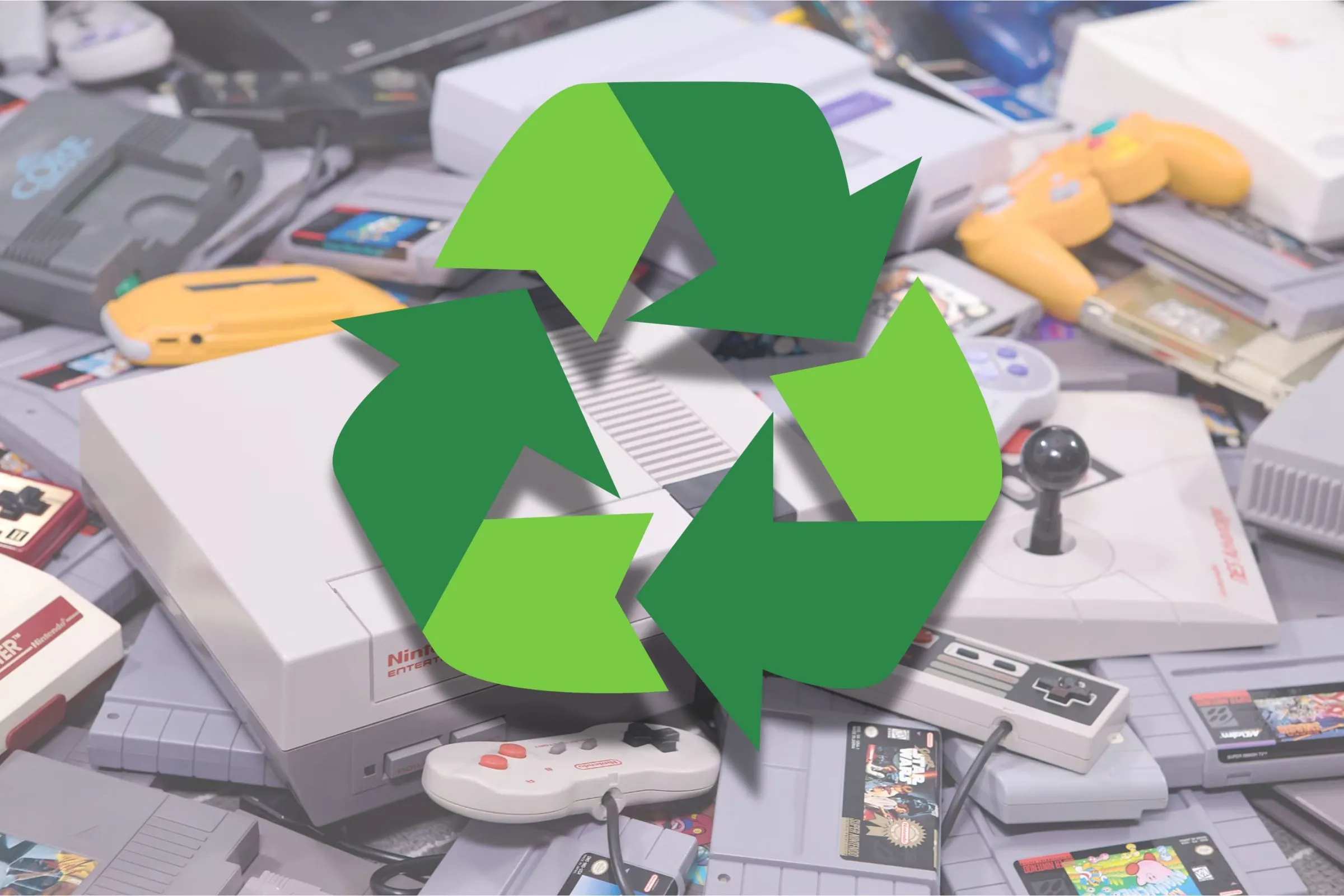 Biểu tượng tái chế đứng trước nhiều máy chơi game Nintendo cũ, nhấn mạnh tầm quan trọng của việc tái chế nhưng không bỏ qua độ bền và khả năng sửa chữa sản phẩm công nghệ.