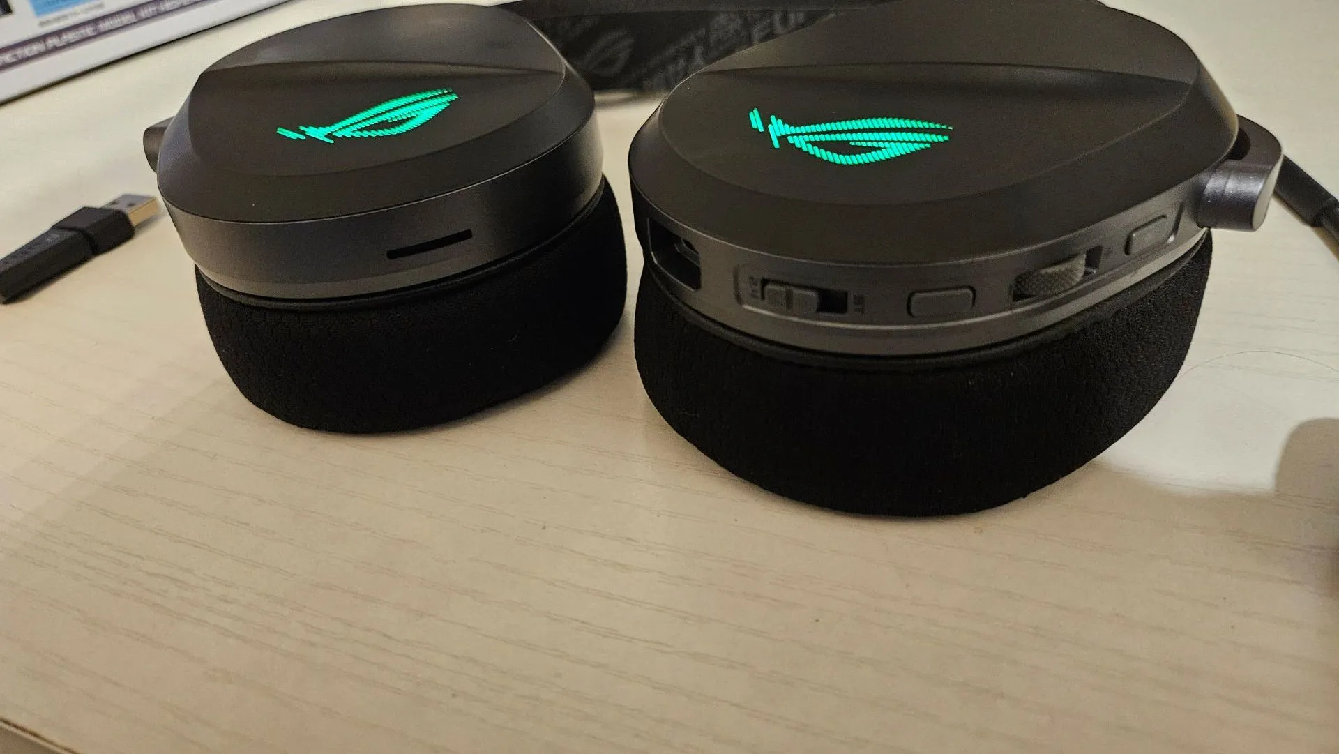 Các cổng kết nối trên tai nghe gaming ASUS ROG Pelta