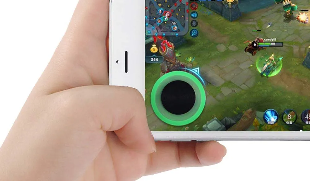 Cần điều khiển joystick cảm ứng Vakili màu đen dán trực tiếp lên màn hình điện thoại di động, cung cấp trải nghiệm điều khiển vật lý cho game thủ mobile.
