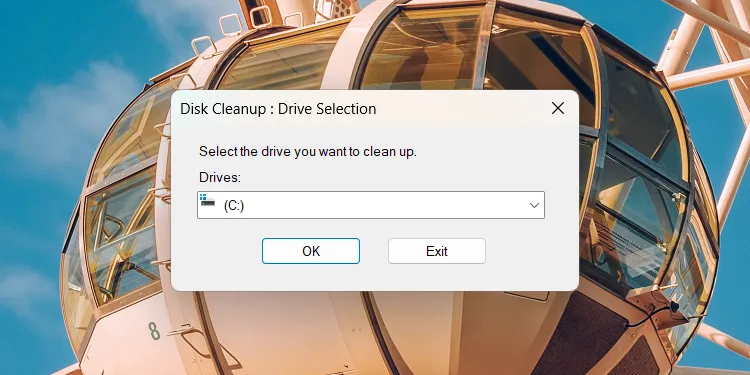 Chọn ổ đĩa cần dọn dẹp trong công cụ Disk Cleanup trên Windows 11.