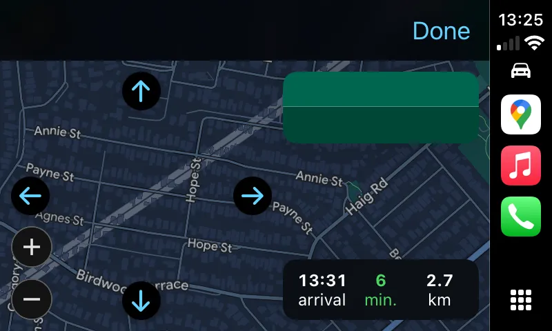 Chức năng di chuyển bản đồ tự do trên Google Maps khi sử dụng Apple CarPlay, cho phép người dùng khám phá các khu vực khác mà không bị tự động căn giữa lại.
