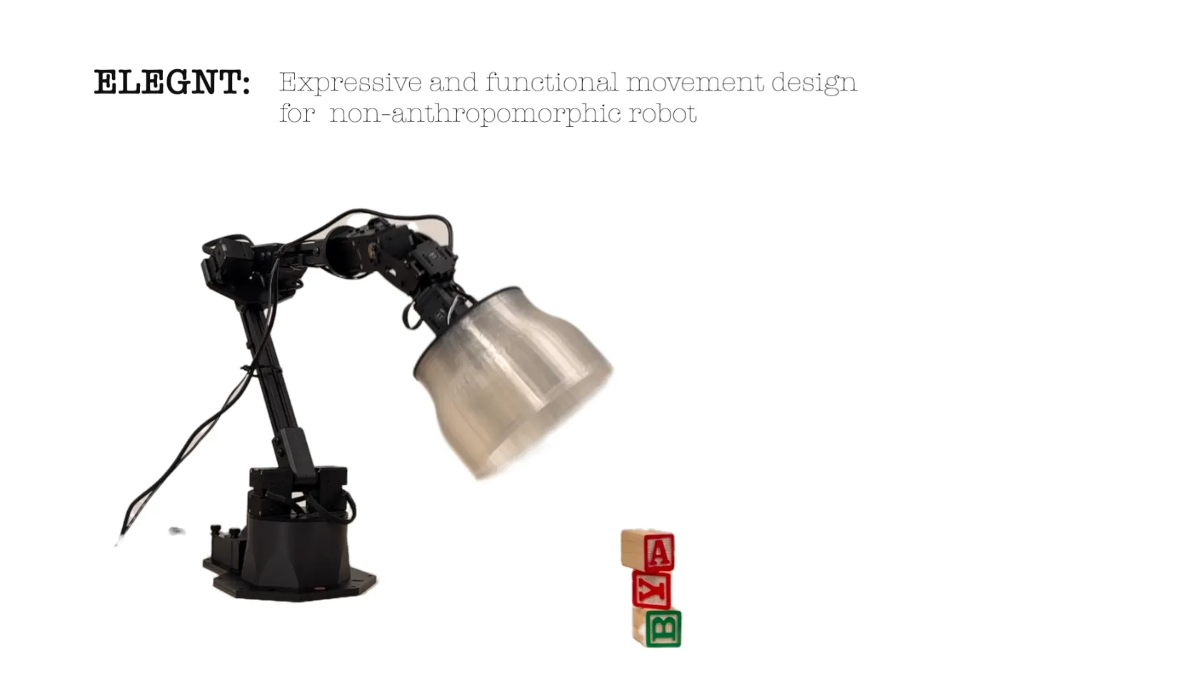 Đèn robot của Apple mô phỏng đèn Pixar đang chiếu sáng trên bàn