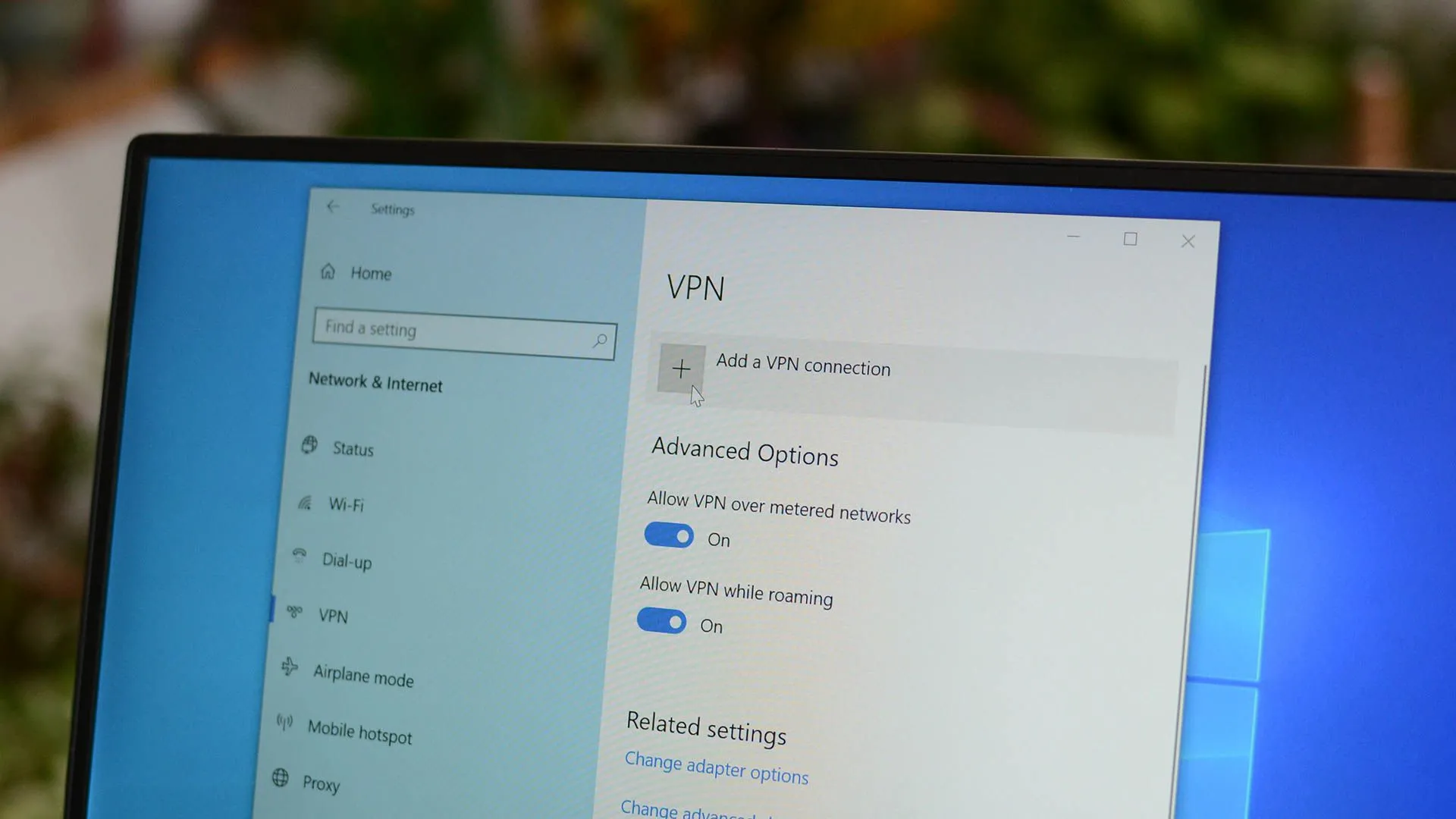 Giao diện cài đặt VPN trên hệ điều hành Windows 10, hiển thị các tùy chọn kết nối mạng riêng ảo