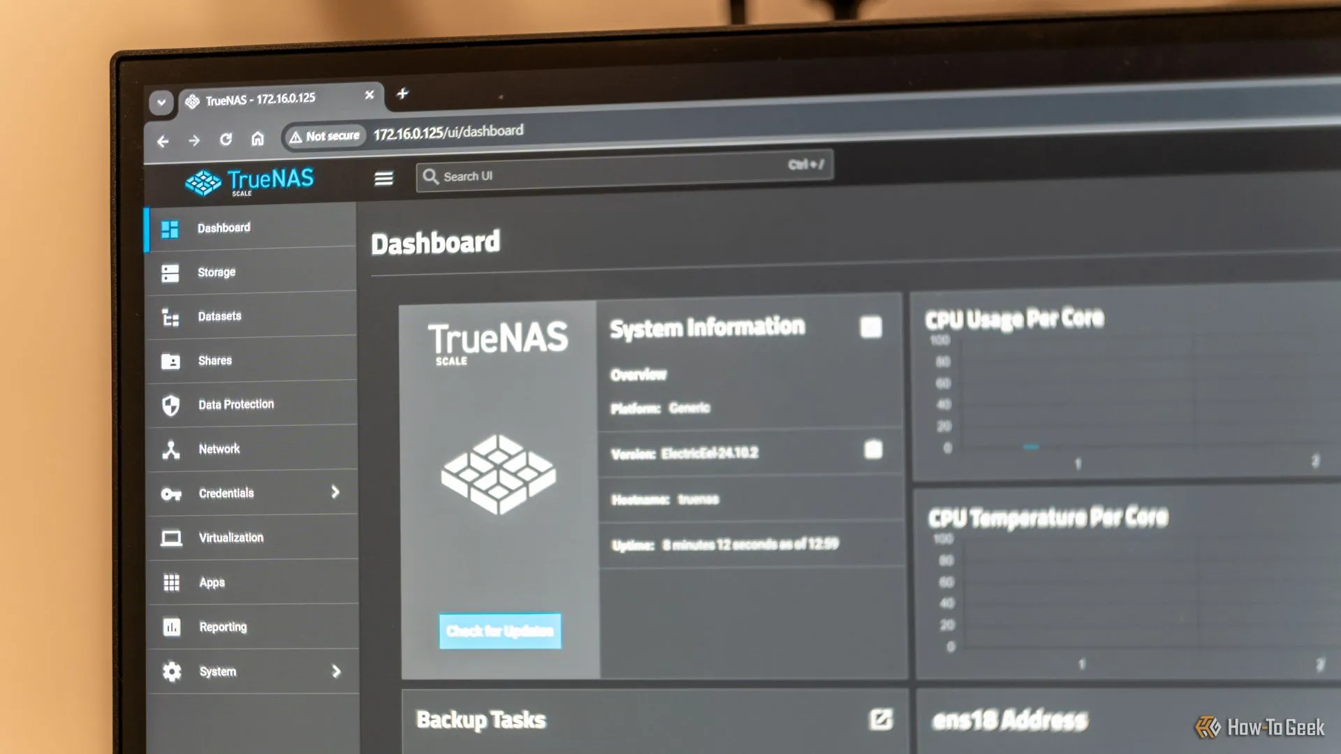 Giao diện dashboard của TrueNAS Scale hiển thị thông tin hệ thống NAS
