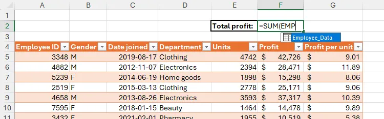 Gợi ý tên bảng trong Excel khi bạn nhập công thức, giúp dễ dàng tham chiếu.