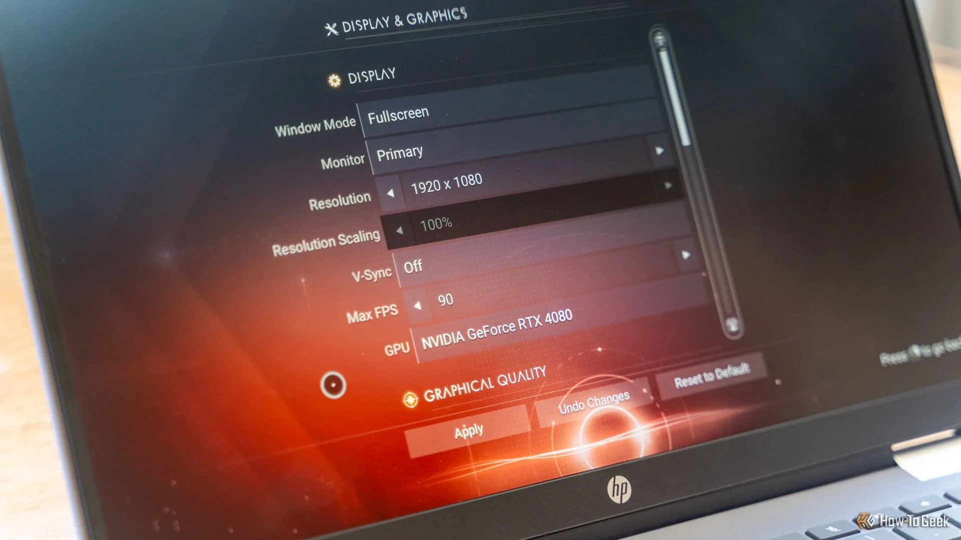 Hình ảnh một chiếc Chromebook Plus đang trình chiếu game No Man's Sky thông qua GeForce NOW