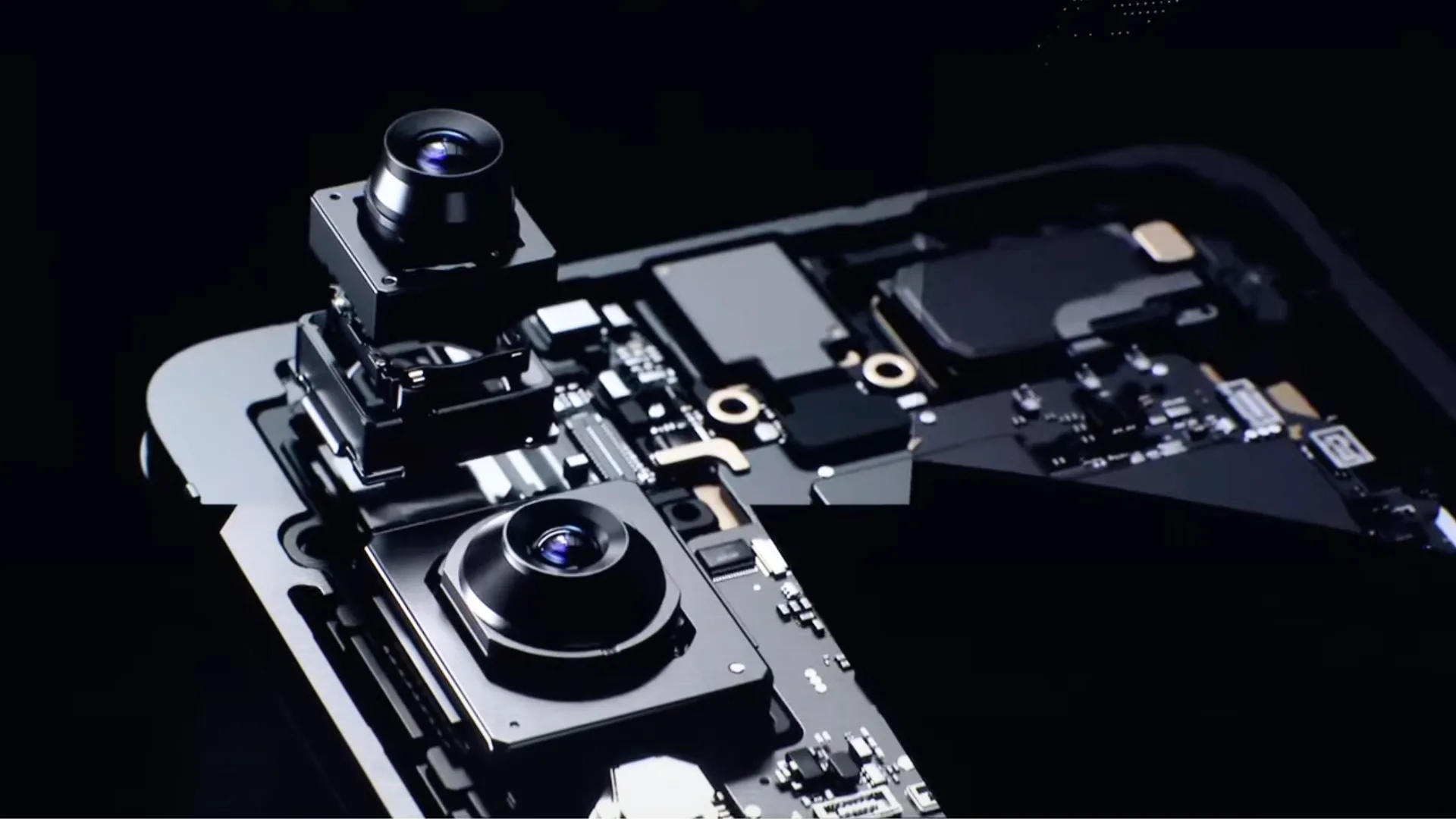 Hình ảnh quảng cáo Samsung Galaxy S25 Edge, nhấn mạnh cụm camera 200MP.