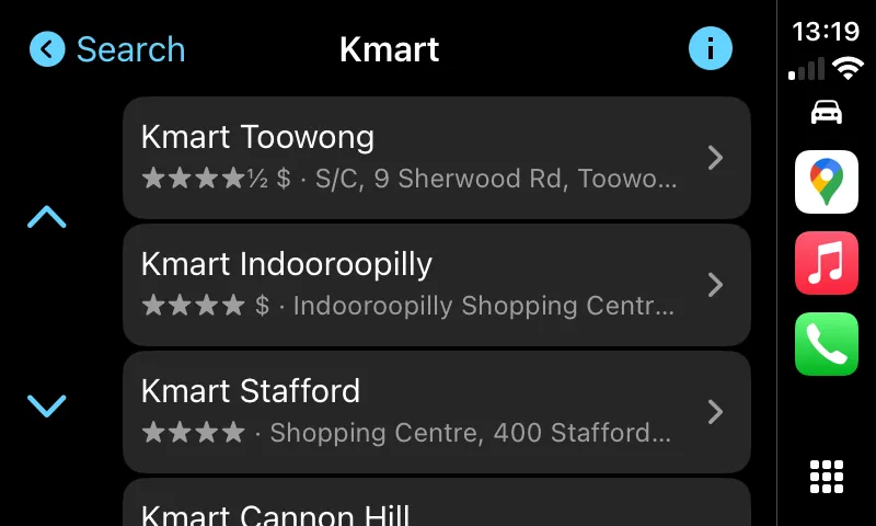 Kết quả tìm kiếm &quot;Kmart&quot; trên Google Maps hiển thị danh sách các địa điểm Kmart gần nhất khi sử dụng Apple CarPlay.