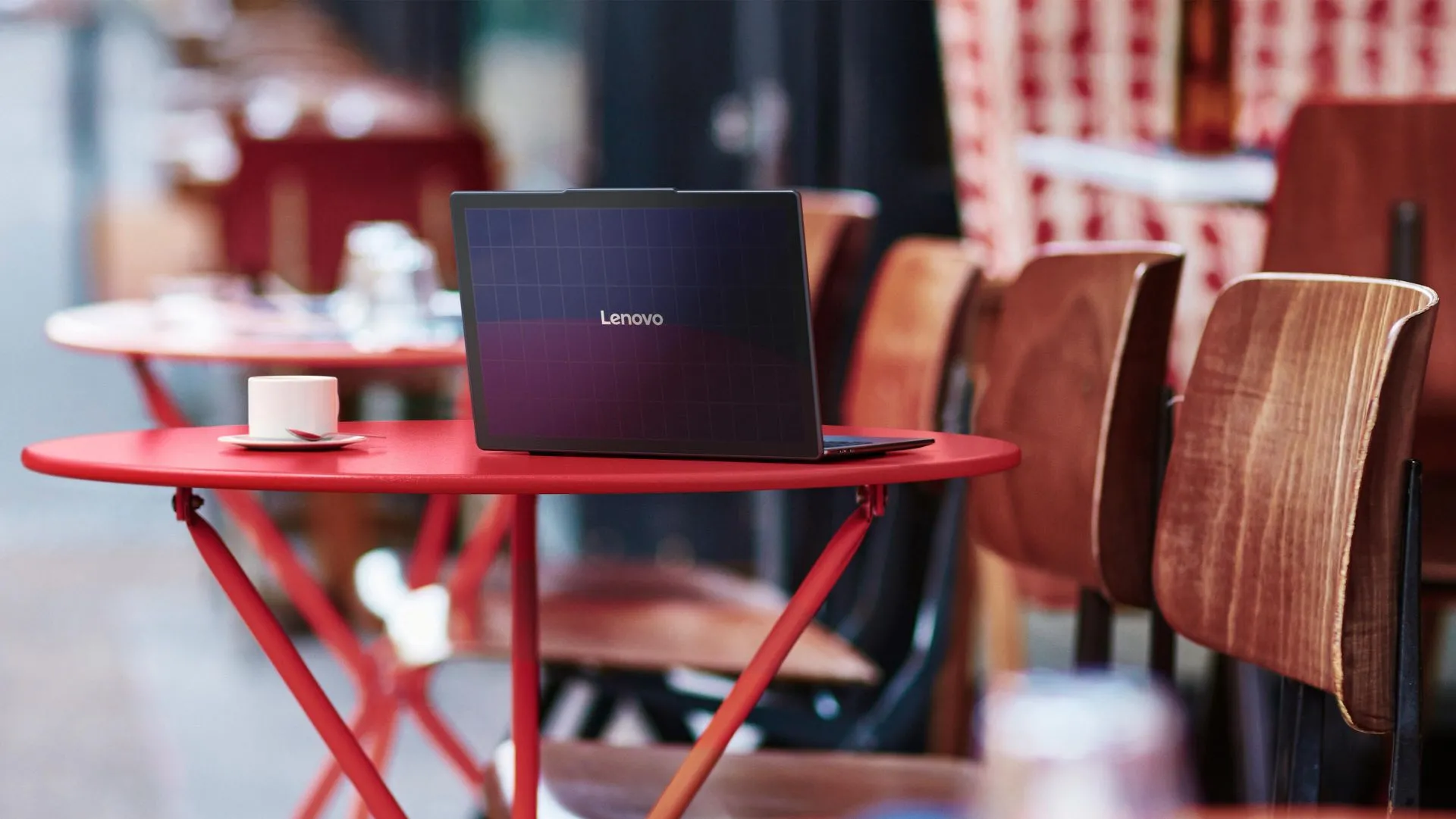 Laptop concept Lenovo Yoga sạc bằng năng lượng mặt trời