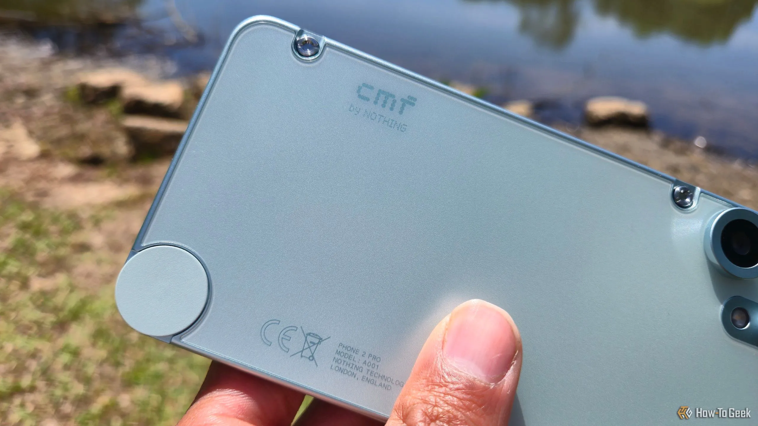 Logo CMF trên CMF Phone 2 Pro