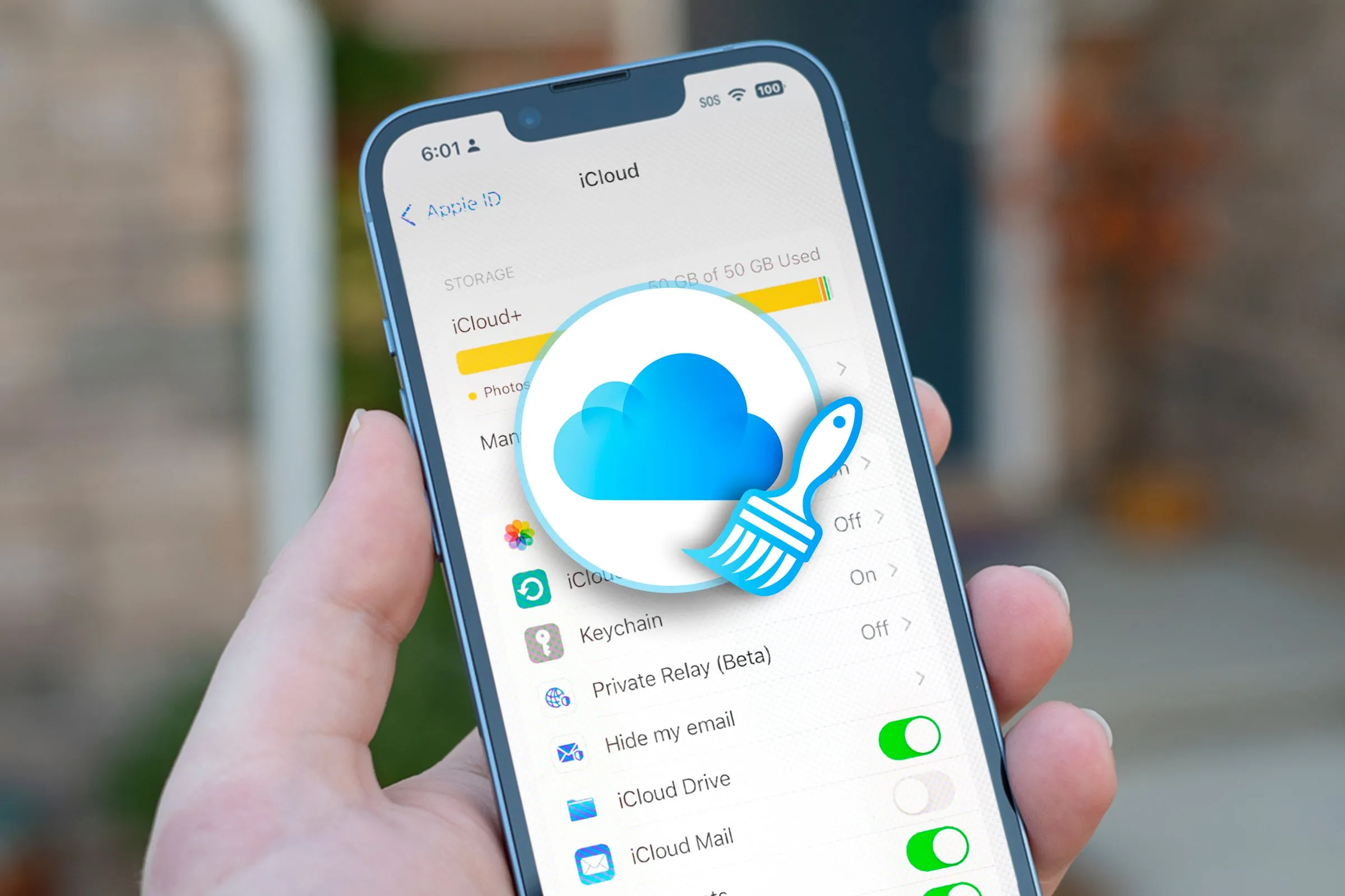 Màn hình cài đặt iCloud trên iPhone, hiển thị dung lượng lưu trữ đang được sử dụng và các tùy chọn dọn dẹp không gian.