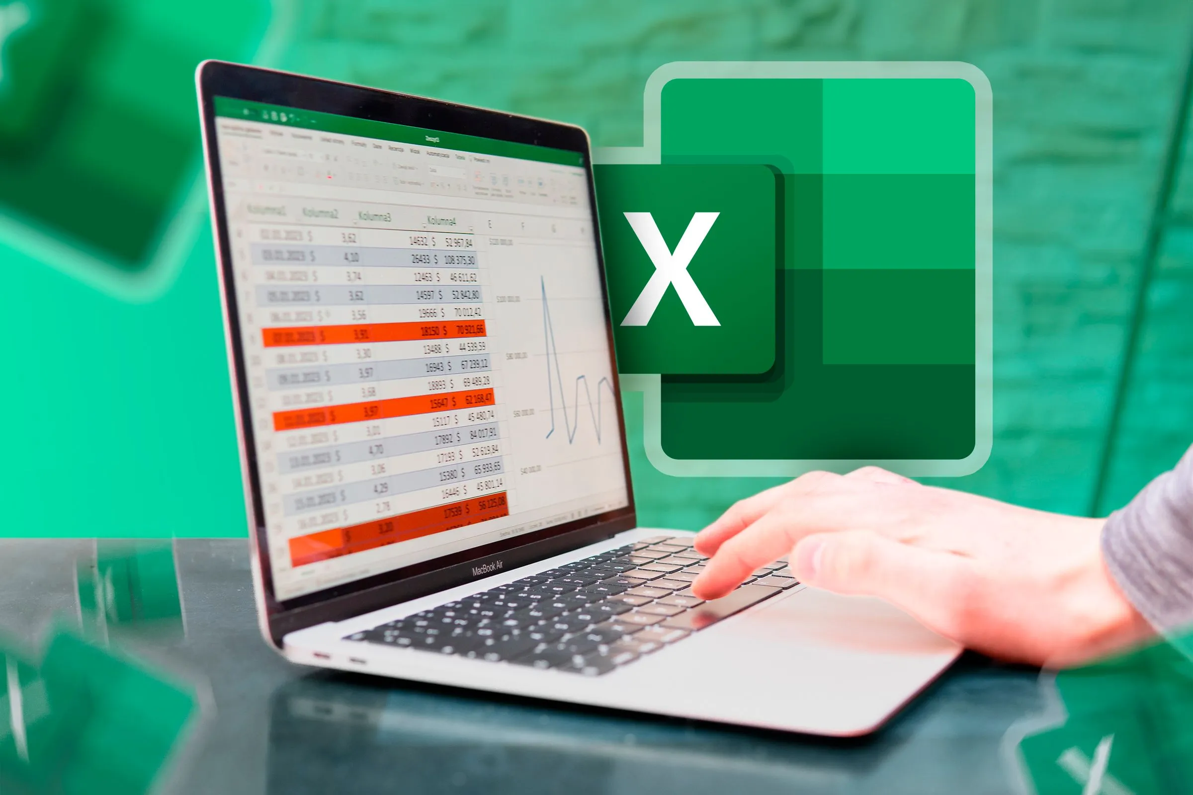 Máy tính xách tay với ứng dụng Microsoft Excel.