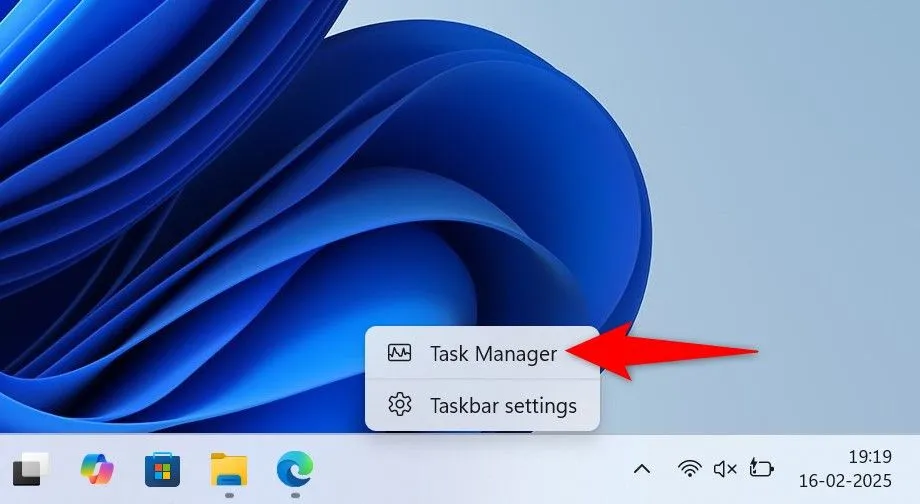 Mở Task Manager từ thanh tác vụ để quản lý ứng dụng khởi động
