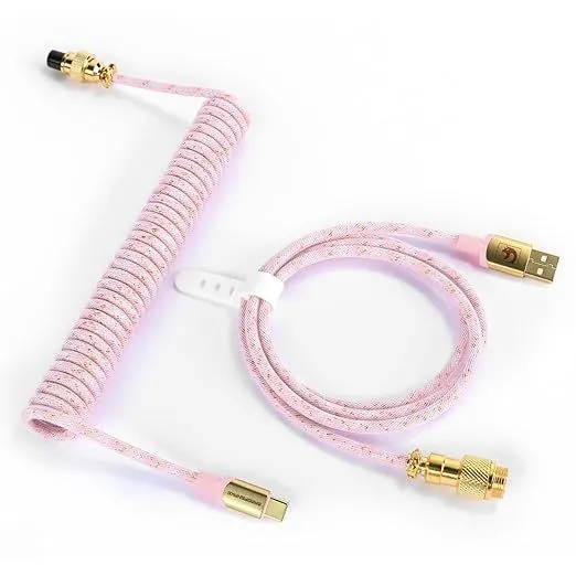 Một dây cáp bàn phím xoắn tùy chỉnh USB C sang A màu hồng của ATTACK SHARK.