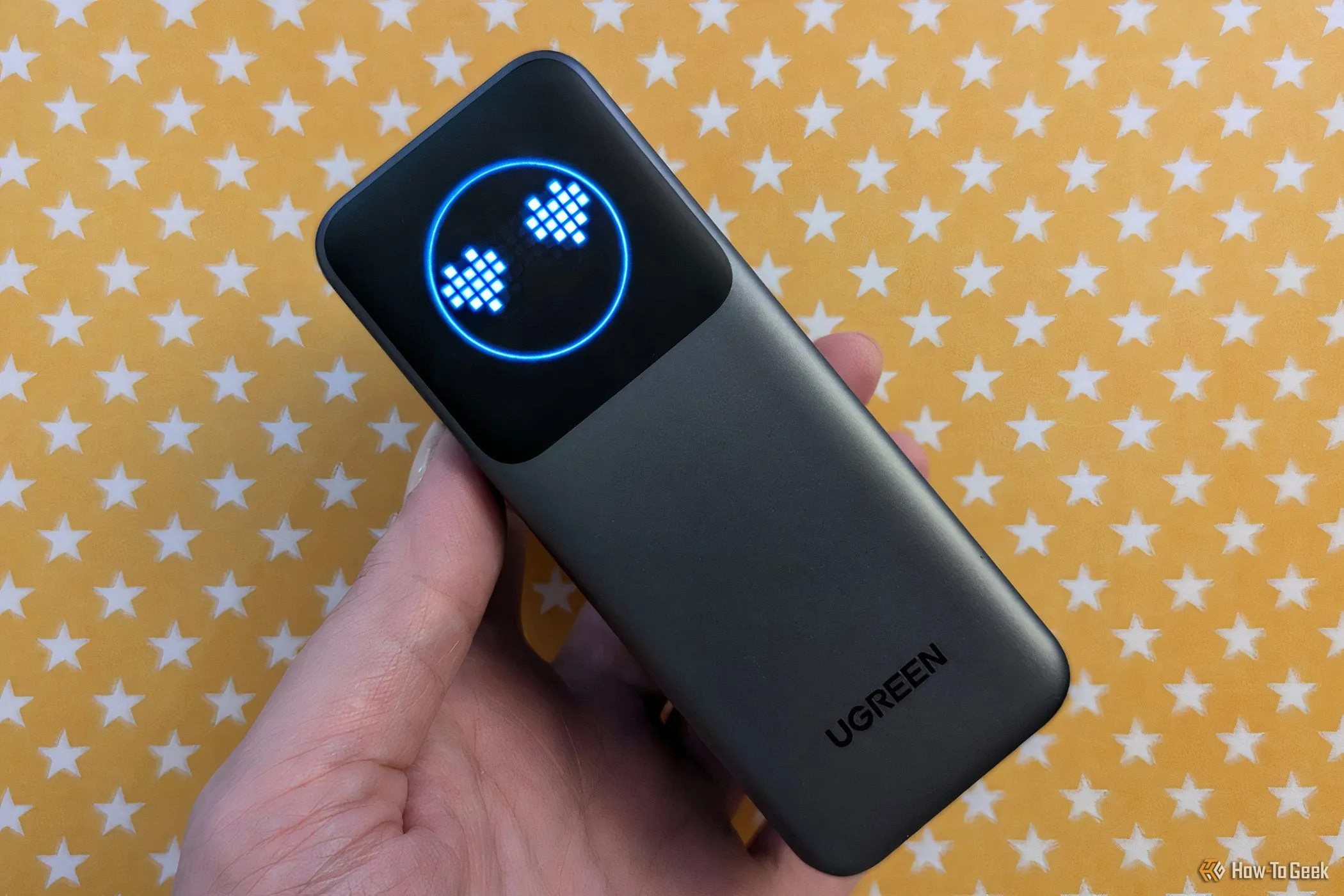 Sạc dự phòng Ugreen Nexode Power Bank 12000mAh với màn hình hiển thị biểu tượng cảm xúc, nguồn sạc di động quan trọng khi cúp điện