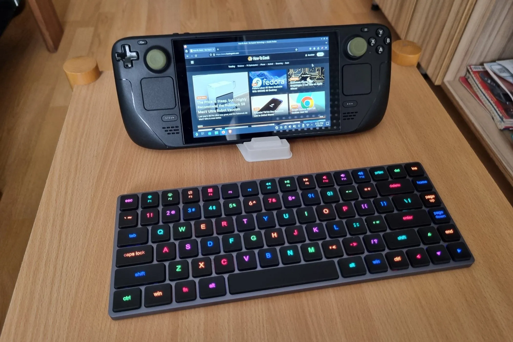Steam Deck kết nối bàn phím rời biến thành PC mini