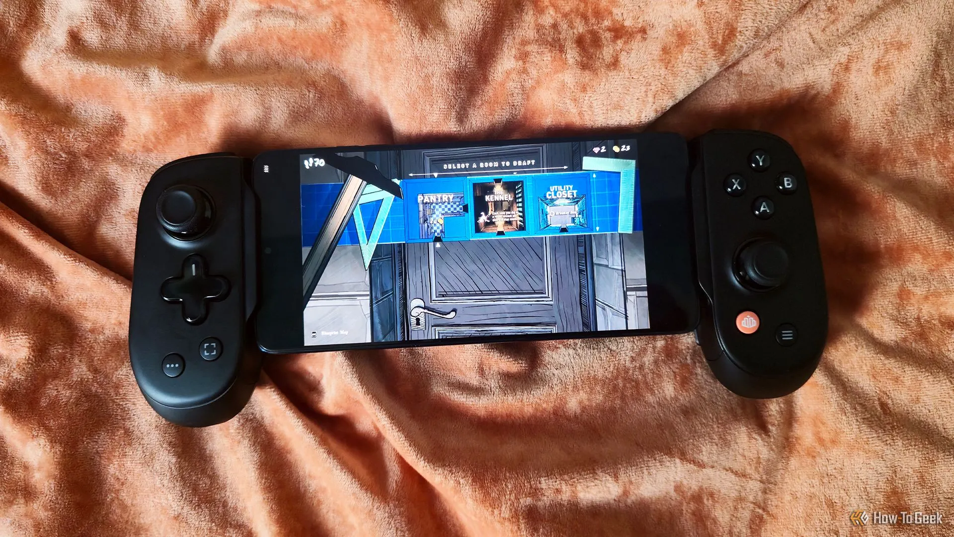 Tay cầm Backbone Pro đang chơi game Blue Prince