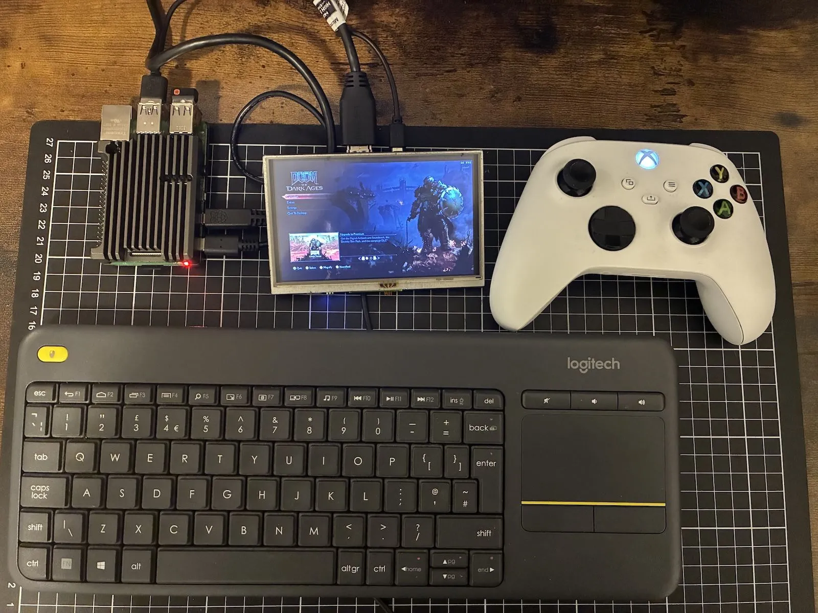 Thử nghiệm stream game bằng Sunshine và Moonlight trên Raspberry Pi với tay cầm Xbox.