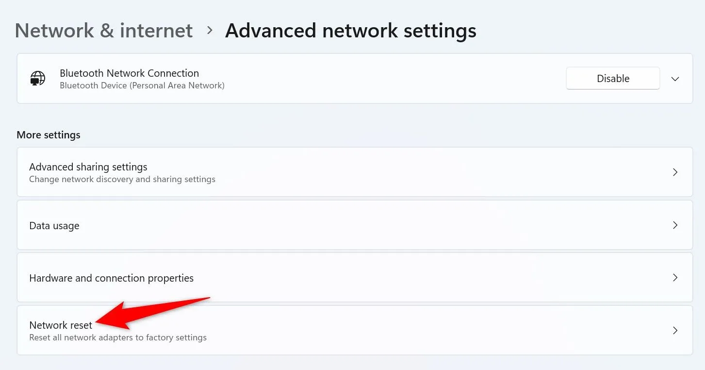 Tìm tùy chọn Network Reset để khôi phục cài đặt mạng