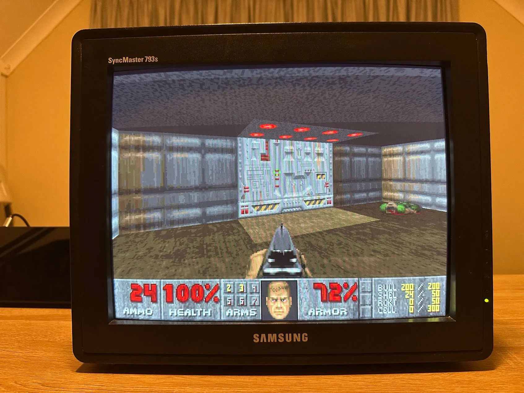 Trải nghiệm game DOOM trên màn hình CRT cổ điển