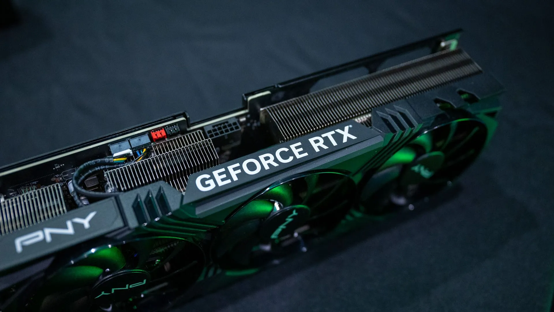 Card đồ họa NVIDIA GeForce RTX 4070 Ti có hiệu suất làm mát tối ưu và ít tiếng ồn
