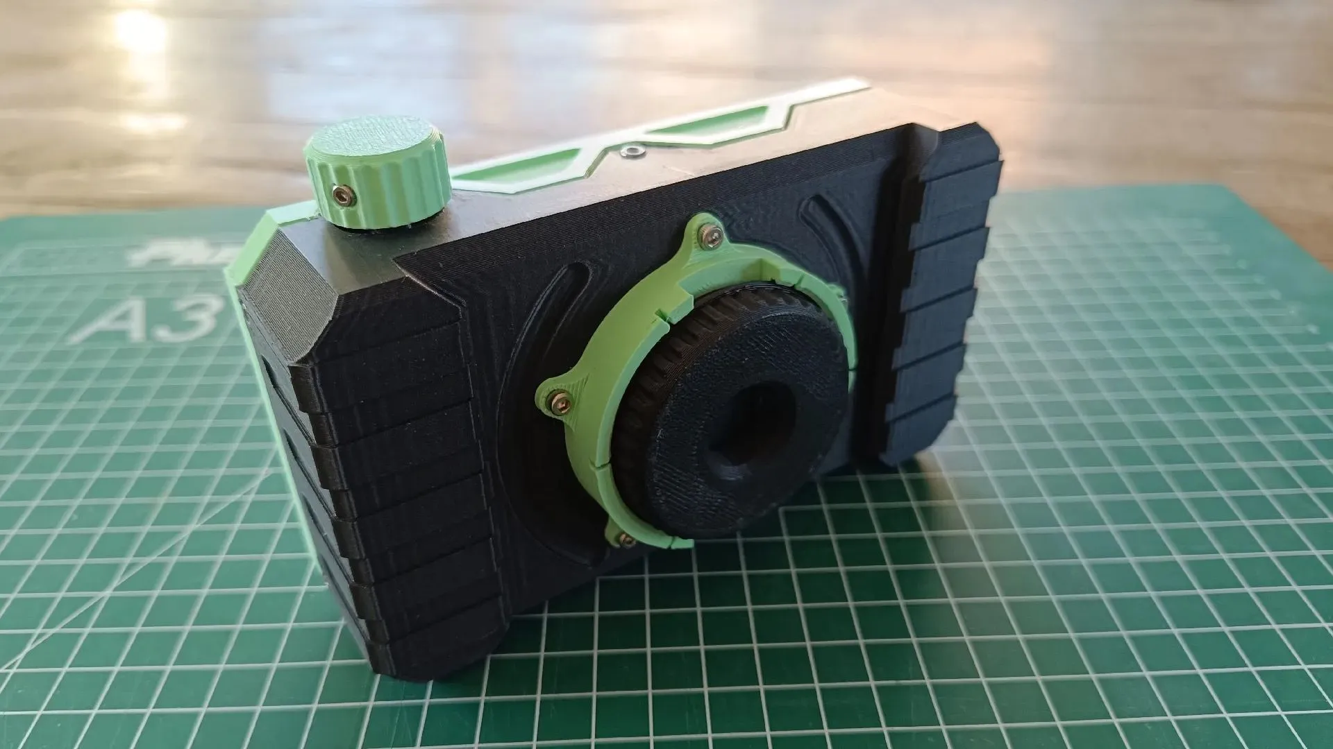 Máy ảnh lấy liền tự chế từ Raspberry Pi với thiết kế nhỏ gọn, in ảnh Polaroid