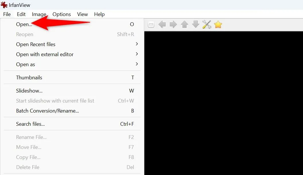 Chọn &quot;File &gt; Open&quot; trong giao diện ứng dụng IrfanView để mở một file ảnh