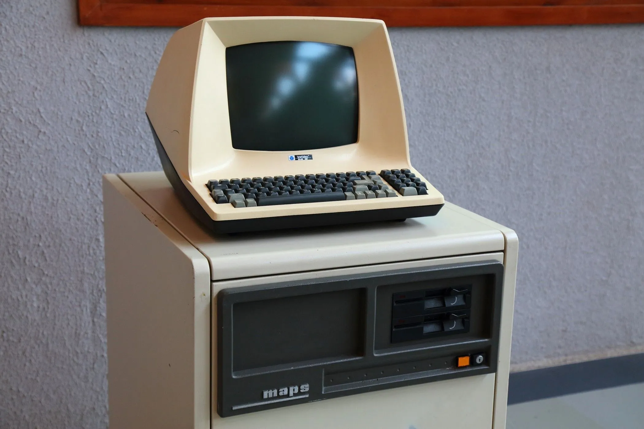 Image default