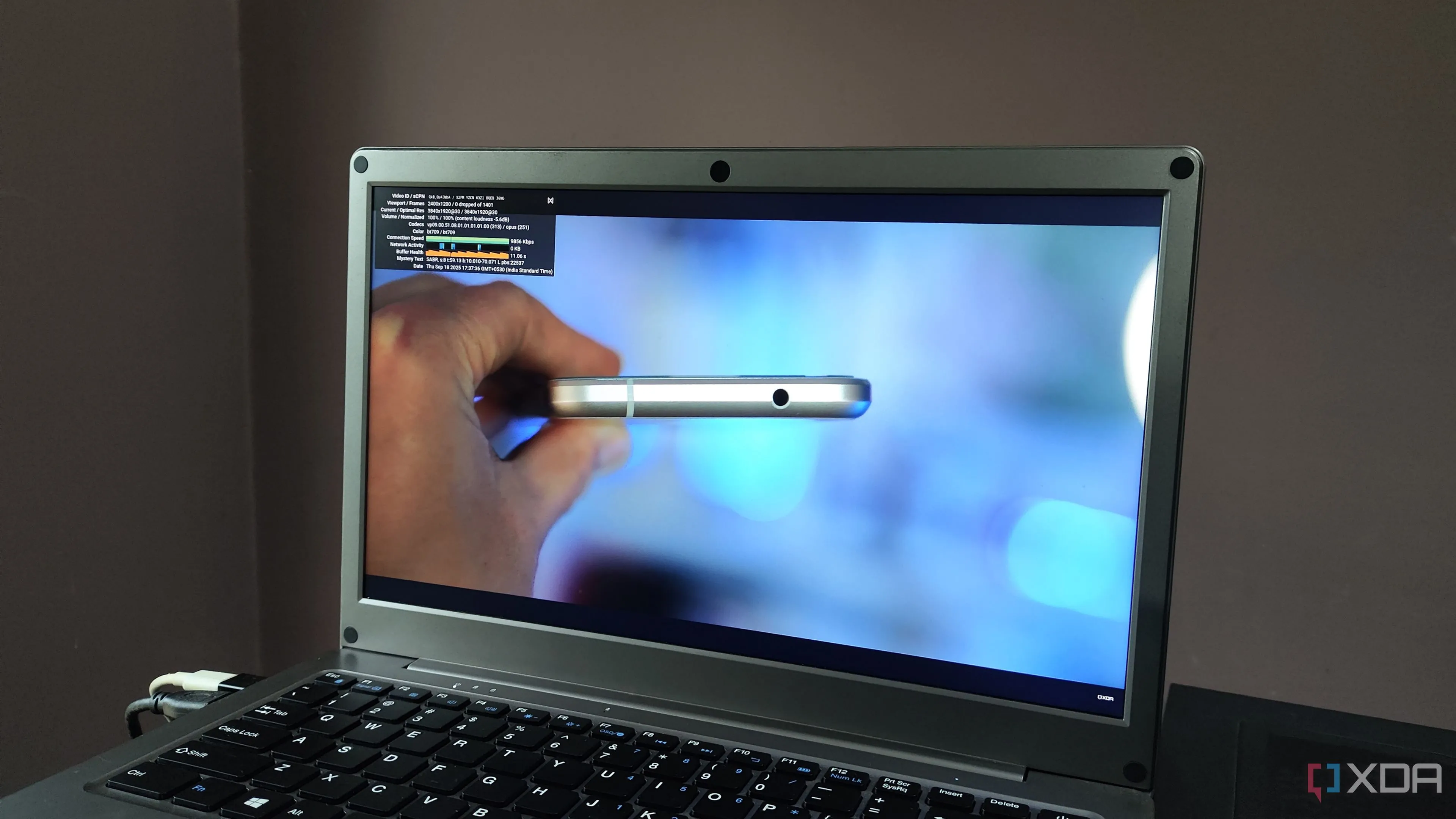 Một người dùng đang xem video YouTube độ phân giải cao trên trình duyệt Firefox trong môi trường NomadBSD.