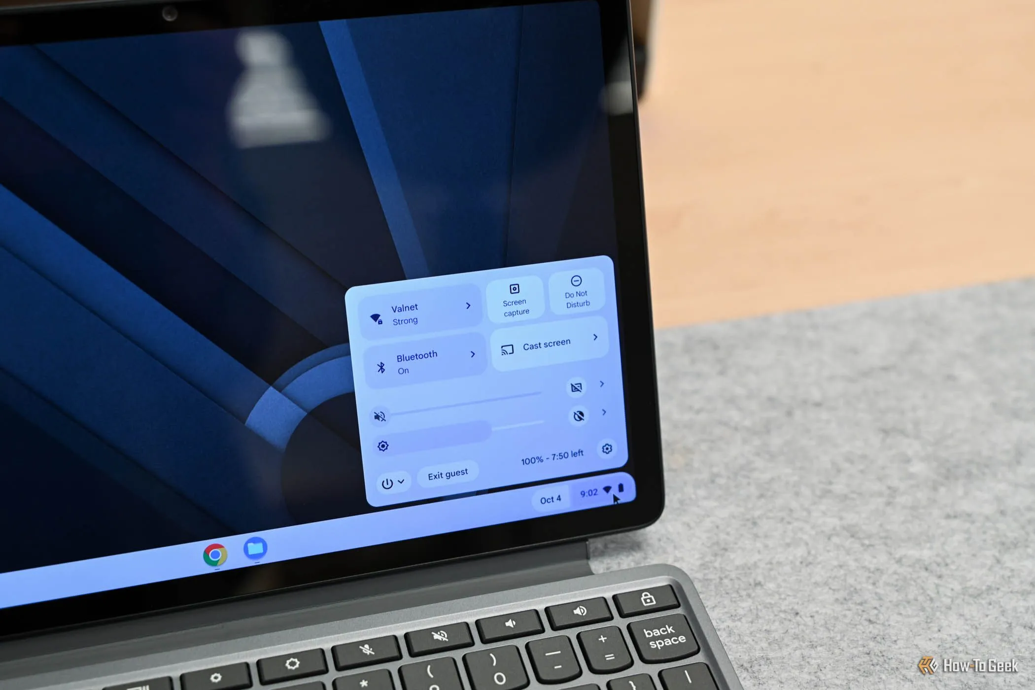 Trung tâm điều khiển của Chromebook Lenovo Duet 11 inch, hiển thị các tùy chỉnh tiết kiệm pin.